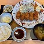 Yayoi Ken - エビフライをのっけて "牡蠣ミックスフライ定食" に変身