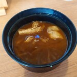 洋食Mogu - お味噌汁は結構煮られてて濃い味わい