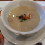 Erunaadorian - じゃがいもの温かいスープ