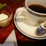 Kohi Yarou - ランチセットのコーヒー(￥300)。
                        バターの風味が効いたクリーム付き。