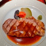 Oufuu Dainingu Sarubia - 牛ロースステーキ和風グレービーソース