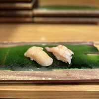 柳橋きたろう場内 - ホタテ、甘海老