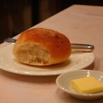 Puthianju ibuki - 自家製の玉ねぎすりおろしパン