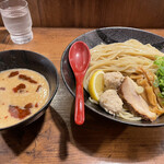 江戸前煮干中華そば きみはん 総本店 - 