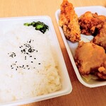 Karaage No Tacchan - あい盛りから揚げ弁当(¥594)