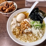 煮干し中華そば 山形屋 - 中華そば､玉ねぎ､半熟卵､背脂､あっさり