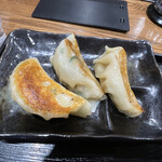 Ajiyoshi - 餃子3個220円