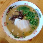 丸弐 - ラーメン590円