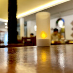 印度料理シタール - 実はローソクではなくて、灯りはLEDっす。ピント手前においたので少しボケてローソクらしい写真が撮れました