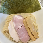 つけ麺 和 東京本店 - 盛り綺麗。味玉忘れられて後から貰う。