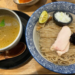 Menshou Takamatsu - 昆布水の塩清湯塩つけ麺