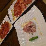 肉のすずき - 食べ途中なので量が減っています。