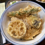 天富士 - 下には、アスパラガス、蓮根、茄子、南瓜