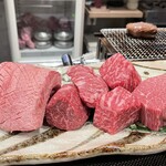 中津をにく - 最初にお肉のpresentation