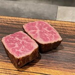 中津をにく - 赤身をカット