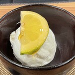 中津をにく - レモンのアイスクリーム