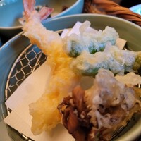 魚三楼 - 揚げ物。