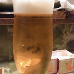 まずはビールで乾杯です