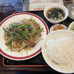 随苑 - ニラレバ定食