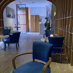 AZUR et MASA UEKI - 12時からのランチ・10分前に入店したので此方で待機