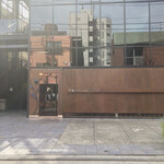 AZUR et MASA UEKI - さすがに30分前では中に入れずフラフラ（笑）