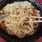 中華そば 華丸 - マーボー冷やし　790円　麵アップ