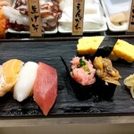 寿司 魚がし日本一 - 華650円、あと2巻出てきました（汗）