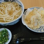 本格手打 もり豊 - とり玉・天うどん（かけ）¥850/税込