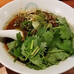 麺屋 六感堂 - 大人のラムブラック担々麺＋パクチー