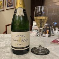 中国料理 王宮 - シャンパーニュ「ヴーヴォーフレイBrut」