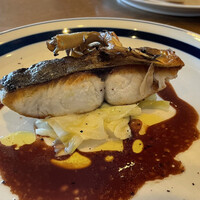 THE THEATRE TABLE - サワラのソテー アニス風味の赤ワインソース