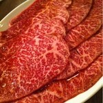 うしごろバンビーナ - しんしん(内腿)とみすじ(肩)
      みすじは1kgしか取れない希少な部位