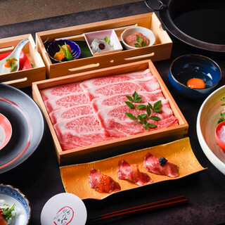 Use A4 rank or higher. "Kuroge Wagyu Beef Sukiyaki" is also available.