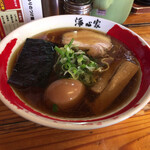 浄心家 - 名古屋コーチンと三河赤鶏に魚介類を加えたWスープに、コシが強いちぢれ麺がよく絡みうまい。