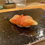 鮨 まつうら - 大ぶりの赤身の歯応え、歯触りが素敵すぎます