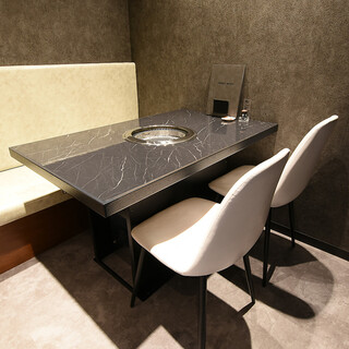 大理石調の高級完全個室