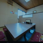 成田家 - 10人ぐらいの個室です、少人数の場合は衝立で仕切る