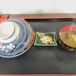 三太郎 - 料理写真:三太郎カツ丼！二枚貝から砂を吐き出してるようなソースカツ丼！