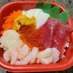 魚市 丼丸 - 料理写真:GOLD海峡丼