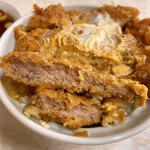 三友軒 - カツ丼断面