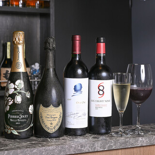 High-quality champagne is also available. We have a wine list that goes well with meat.