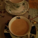 Amithie - 紅茶、コーヒー（ミルクを入れて）