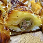 BOULANGERIE PANJA - ソーセージ状の腸詰め餃子餡入ってます。