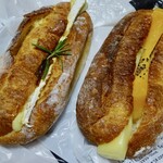 BOULANGERIE PANJA - カマンベールと白ワイン煮ジャム&スプリングミルクとサムソーチーズ