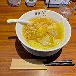 淡麗拉麺 志おん - 料理写真:「具なしらーめん（ゆず塩）」¥680＋「ワンタン」¥250