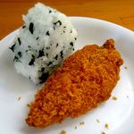 手打麺や 大島 - 白身魚フライ・おにぎり