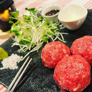 [Only One Meal] When you come to Shiroboshi, try the aged Japanese black beef raw hamburger Hamburg