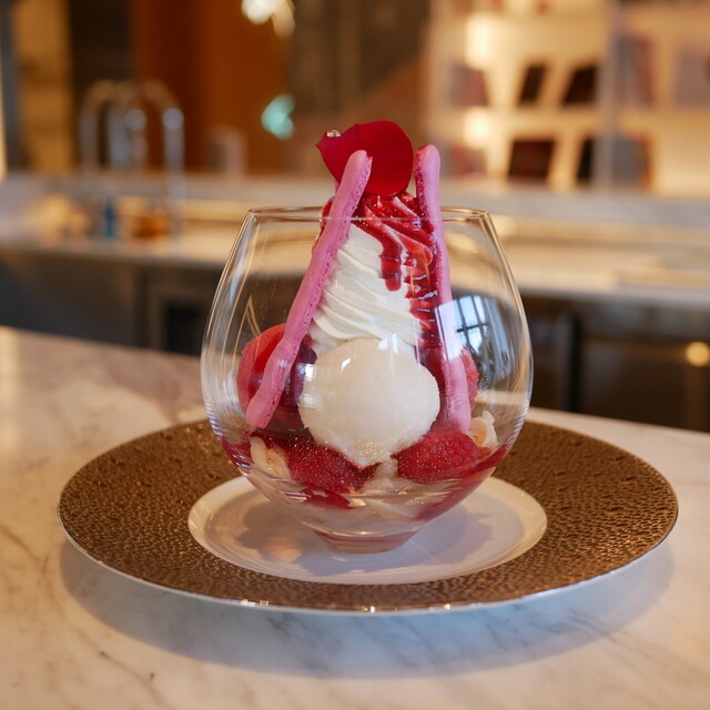 ピエール・エルメ La Patisserie de Pierre Herme ピエール・エルメ (Pierre Hermé) パリ/パティスリー その4