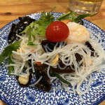 Kaomangaikicchin - 海老と春雨のスパイシーサラダ　220円