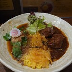 SPICY CURRY 魯珈 - 限定カレーのROKA風★欧風豚スペアリブのカレーとトリプル鶏出汁カレー～鶏ックor鶏ィート～の２種カレー＋スパイス福神漬け